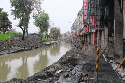 Kaohsiung: le gouvernement déploye davantage de soldats dans les zones sinistrées