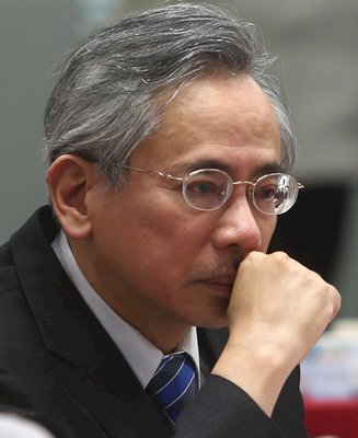 Le ministre de la santé devra attendre pour démissioner