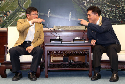 Rencontre de transition au niveau de la mairie de Taipei