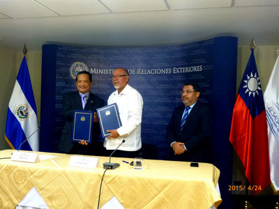 Taiwan établit un centre de pisciculture marine au Salvador