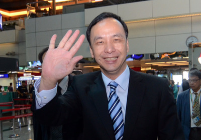 Le président du KMT Chu Liluan est arrivé à Shanghai pour le forum KMT-PCC
