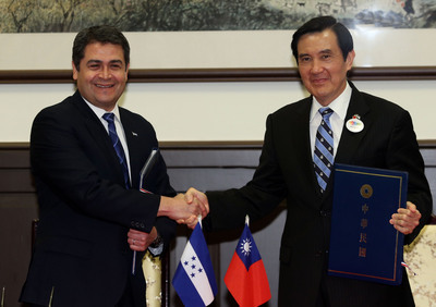Ma Ying-jeou reçoit le président du Honduras
