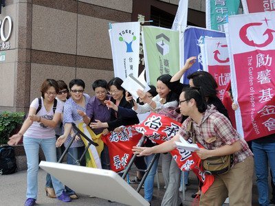 Les femmes protestent contre la constitution du nouveau gouvernement
