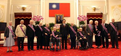 Ma Ying-jeou honore 12 missionnaires pour leurs contributions à la nation