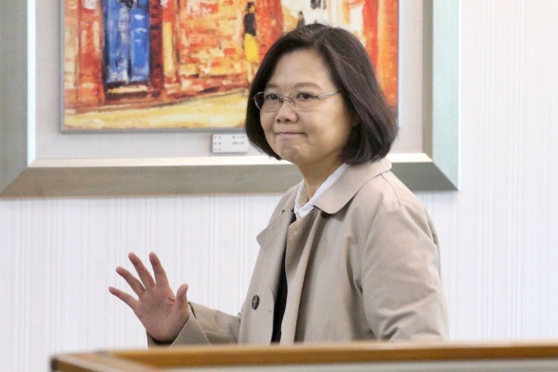 Tsai Ing-wen: le gouvernement doit se préparer à répondre aux risques potentiels de l'économie mondiale