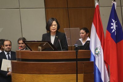 Tsai Ing-wen rencontre le président du Paraguay