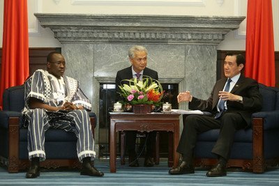 Yacouba Isaac Zida, le premier ministre burkinabé est en visite à Taiwan