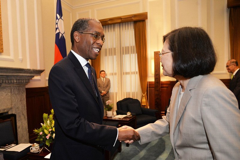 Le ministre haitien des affaires étrangères en visite à Taiwan