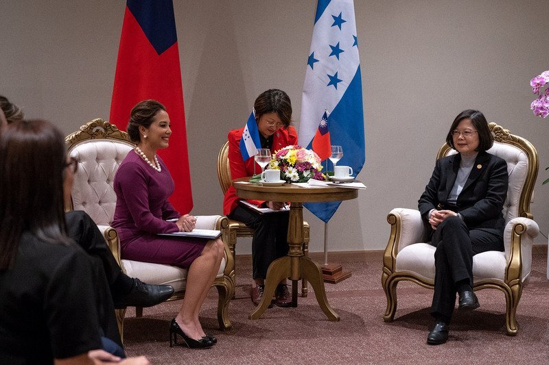 Tsai Ing-wen s’engage à renforcer les coopérations avec le Honduras
