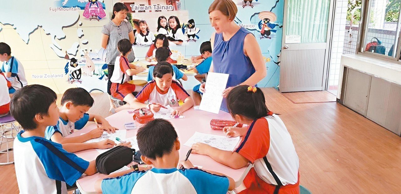 Cours de langues pour la jeunesse à Tainan (source photo municipalité de Tainan)