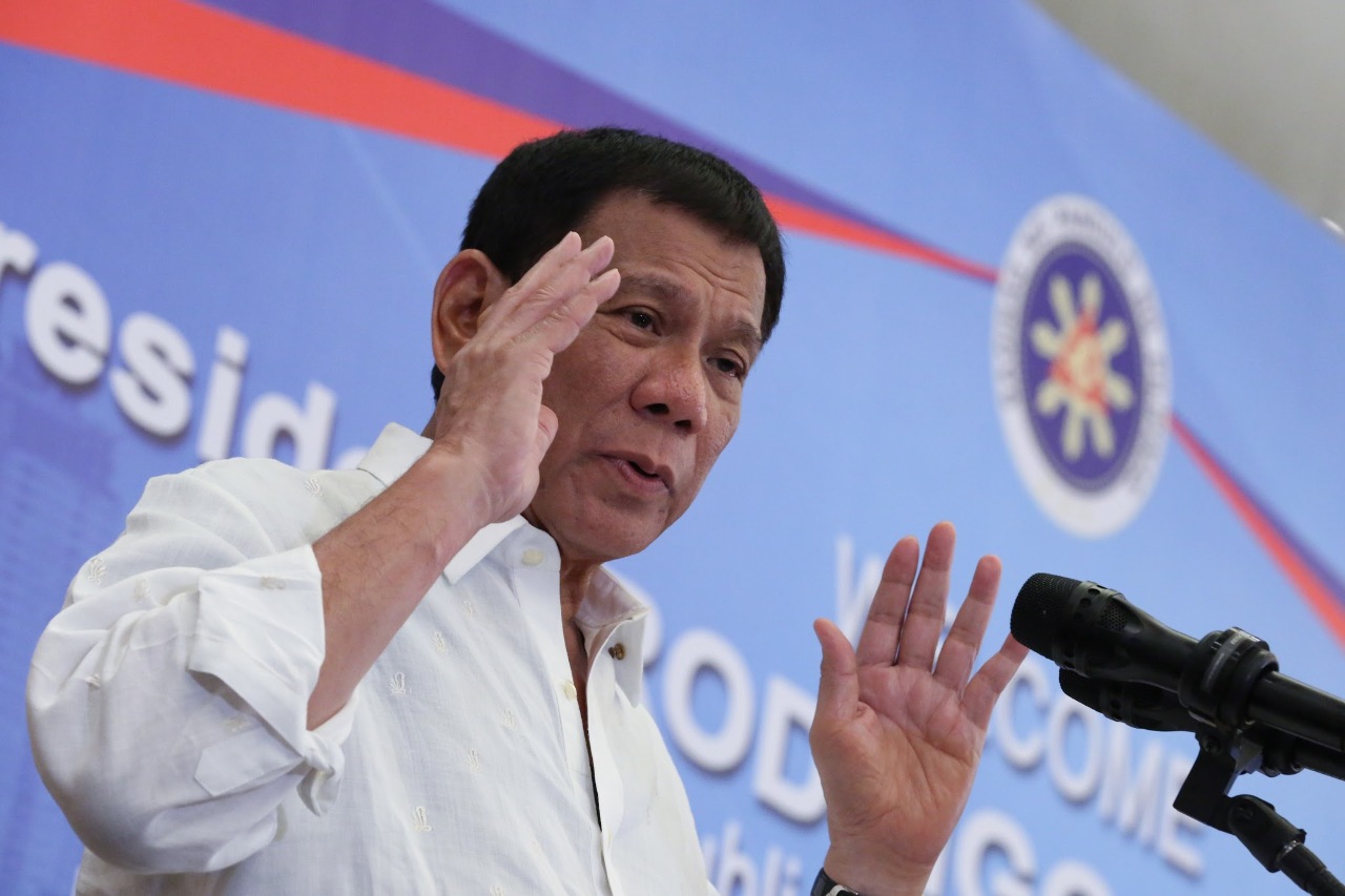 Le président philippin Rodrigo Duterte s'adresse à la communauté philippine du Vietnam le 28 septembre 2018 (Image Wikipedia)