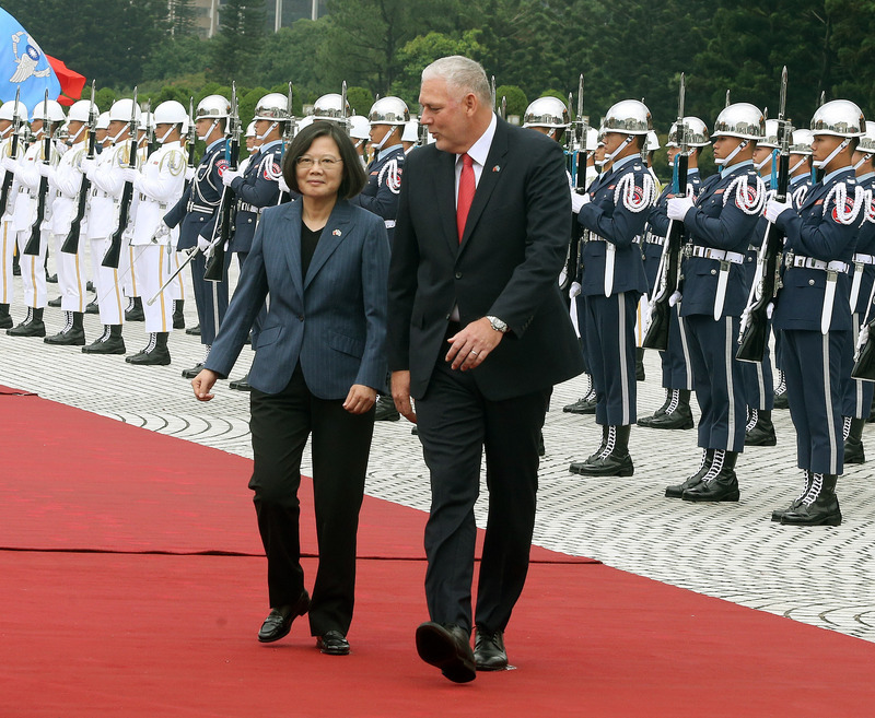 Le premier ministre de Sainte-Lucie arrive à Taiwan pour la fête du Double-Dix