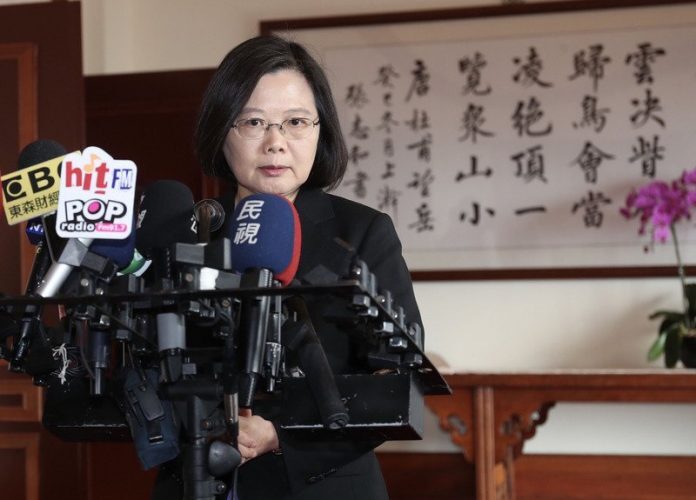 La présidente répond aux trois « non » de l’ancien président Ma Ying-jeou