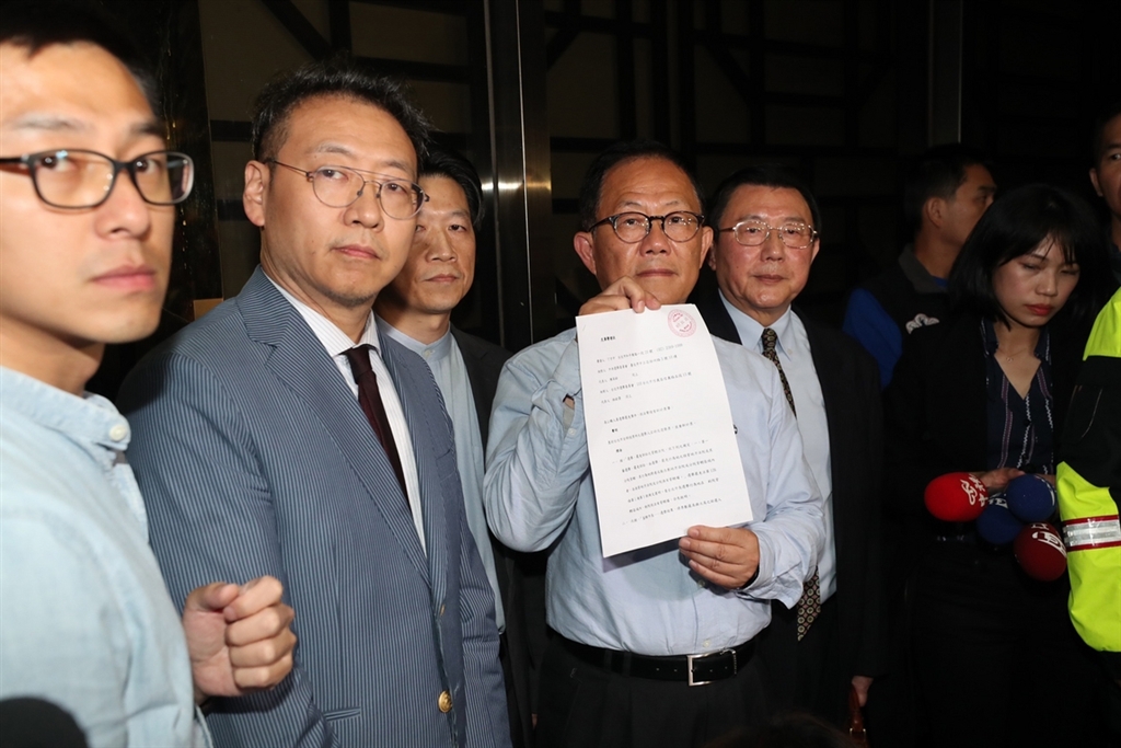 A 3254 voix d’écart, Ting Shou-chung demande le recomptage des voix à Taipei