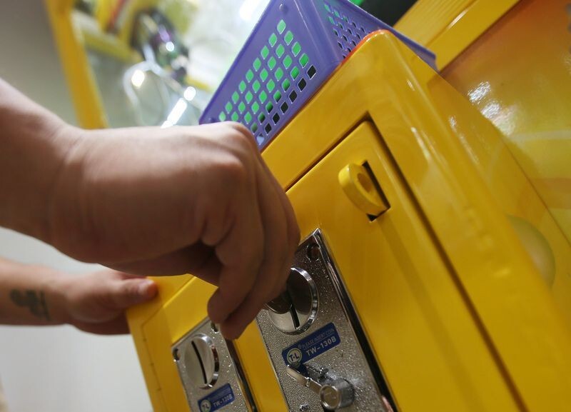 Emission de pièces de 10 dollars NT pour faire face à la folie des machines à pince