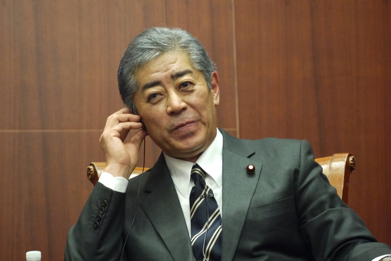 Le ministre de la Défense japonais appelle à une résolution pacifique des différends interdétroit
