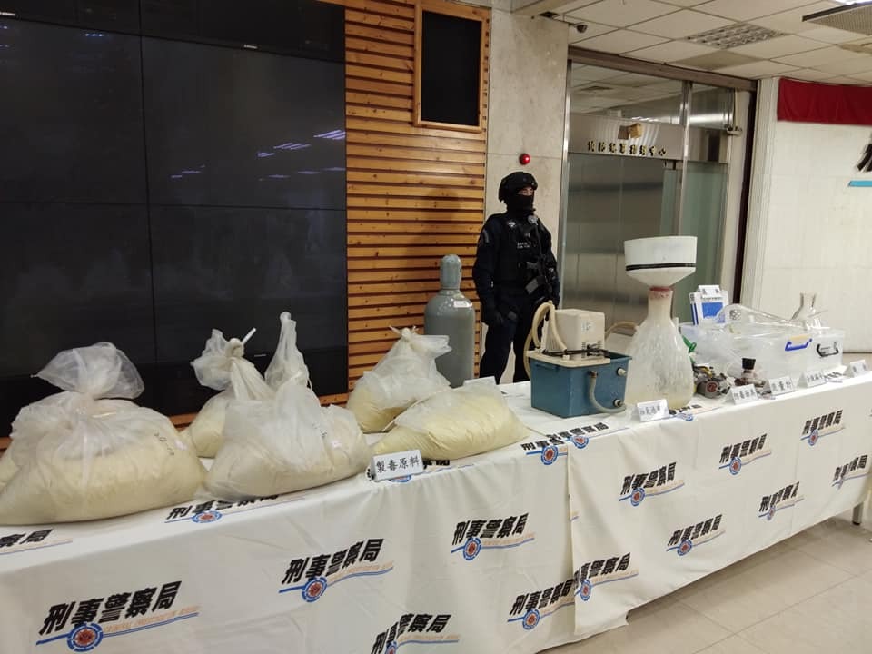 Lutte contre la drogue : passage en revue du processus d’importation des matières premières