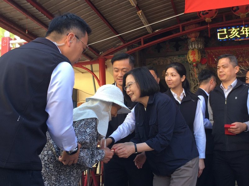 La présidente en visite à Pingtung, sa région natale