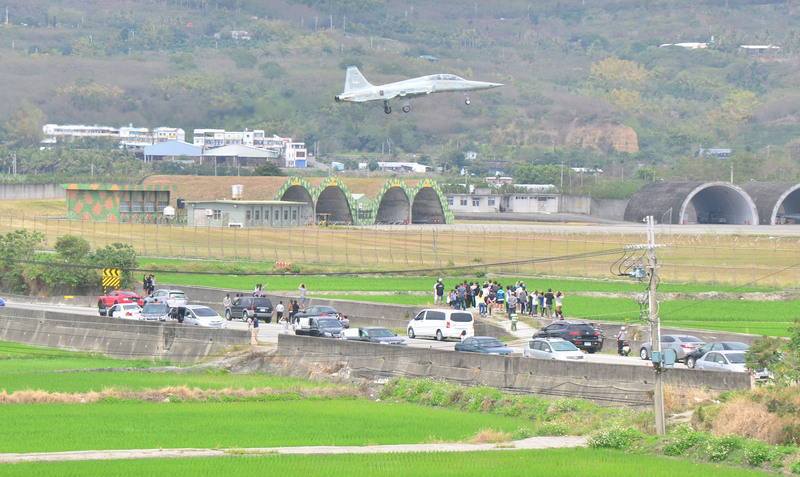 Crash d’un avion de chasse lors d’un entraînement dans l’est de Taïwan