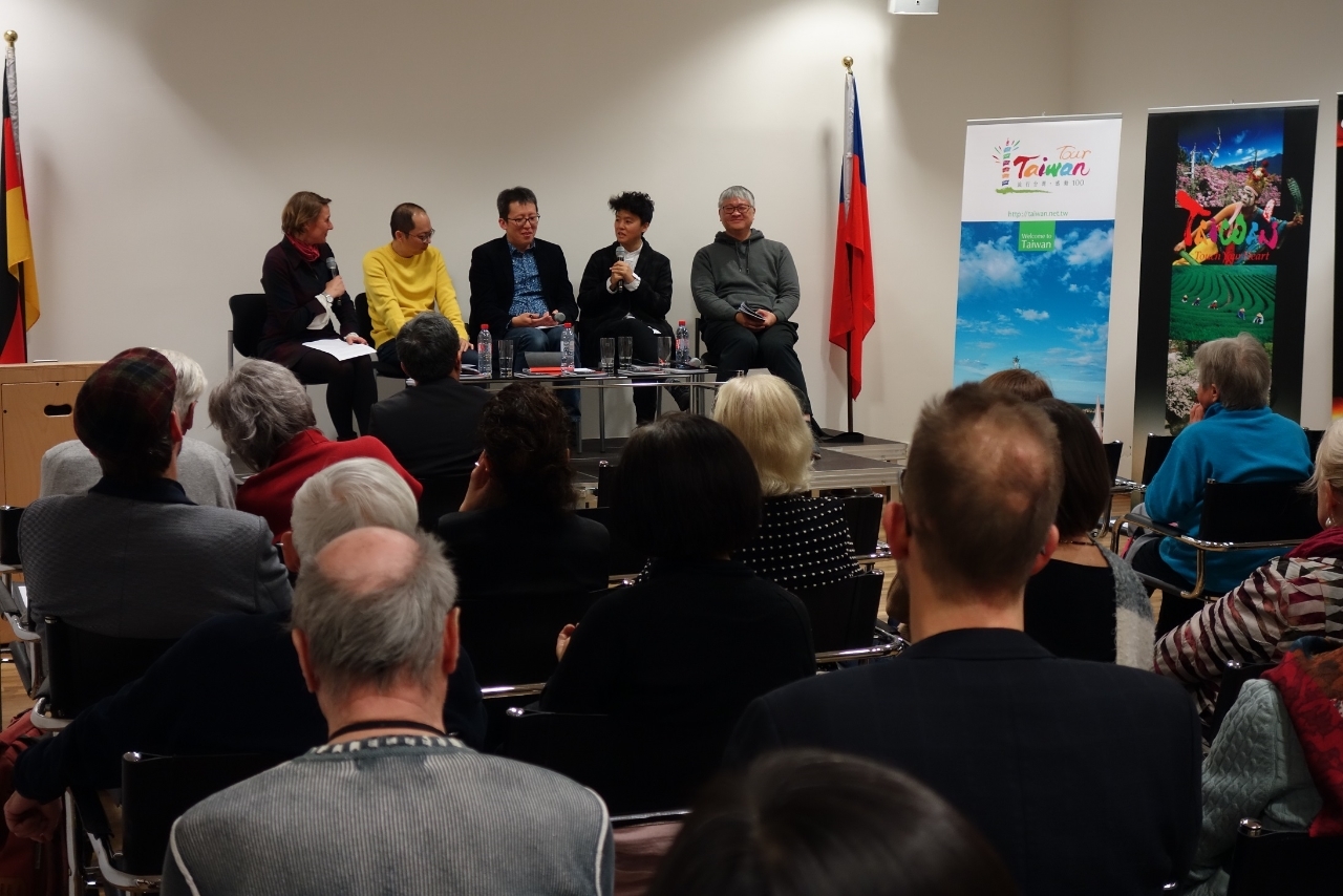 Trois écrivains taiwanais lisent leurs textes à Berlin