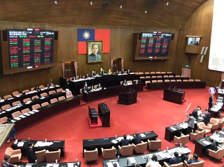 Le Parlement alourdit les peines à l’encontre de toute divulgation de secrets d’état à la Chine
