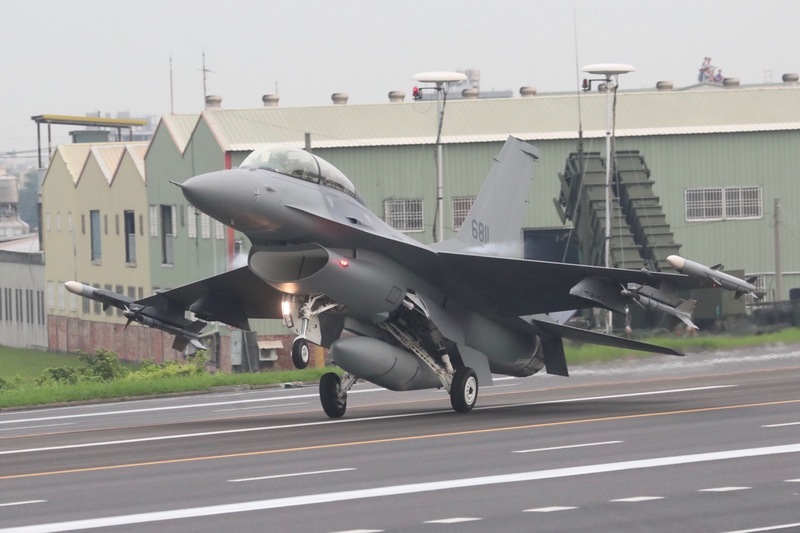 Le gouvernement approuve le budget spécial pour l’achat des F-16V