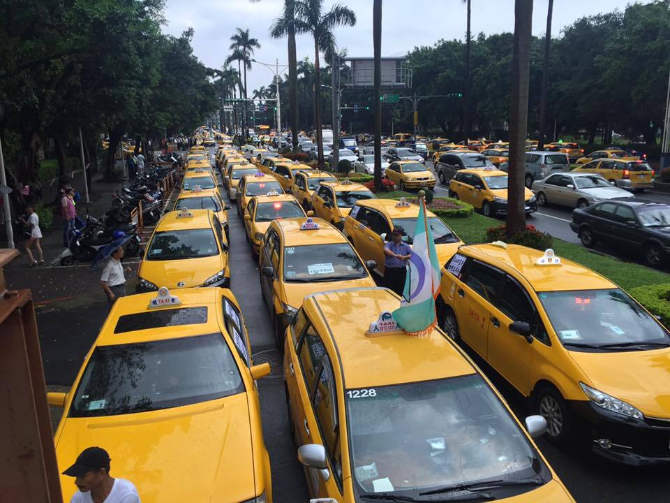 1,8 milliards de dollars pour inciter à remplacer les vieux taxis