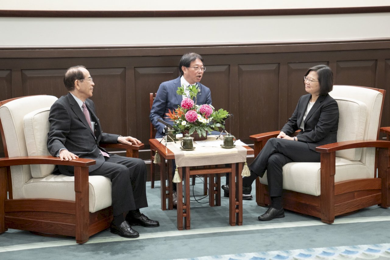 Tsai Ing-wen rencontre le haut responsable des affaires taiwanaises du Japon