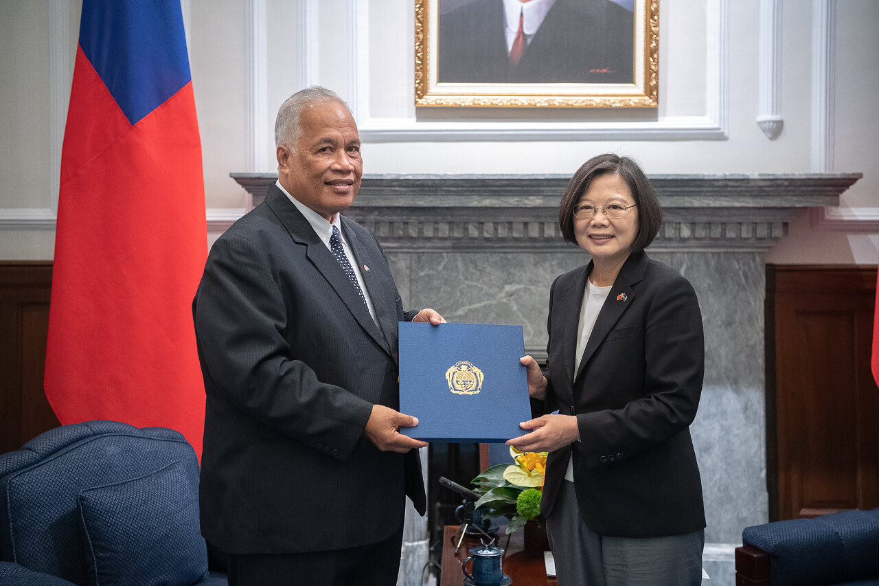 Le nouvel ambassadeur de la république de Nauru reçu au palais présidentiel