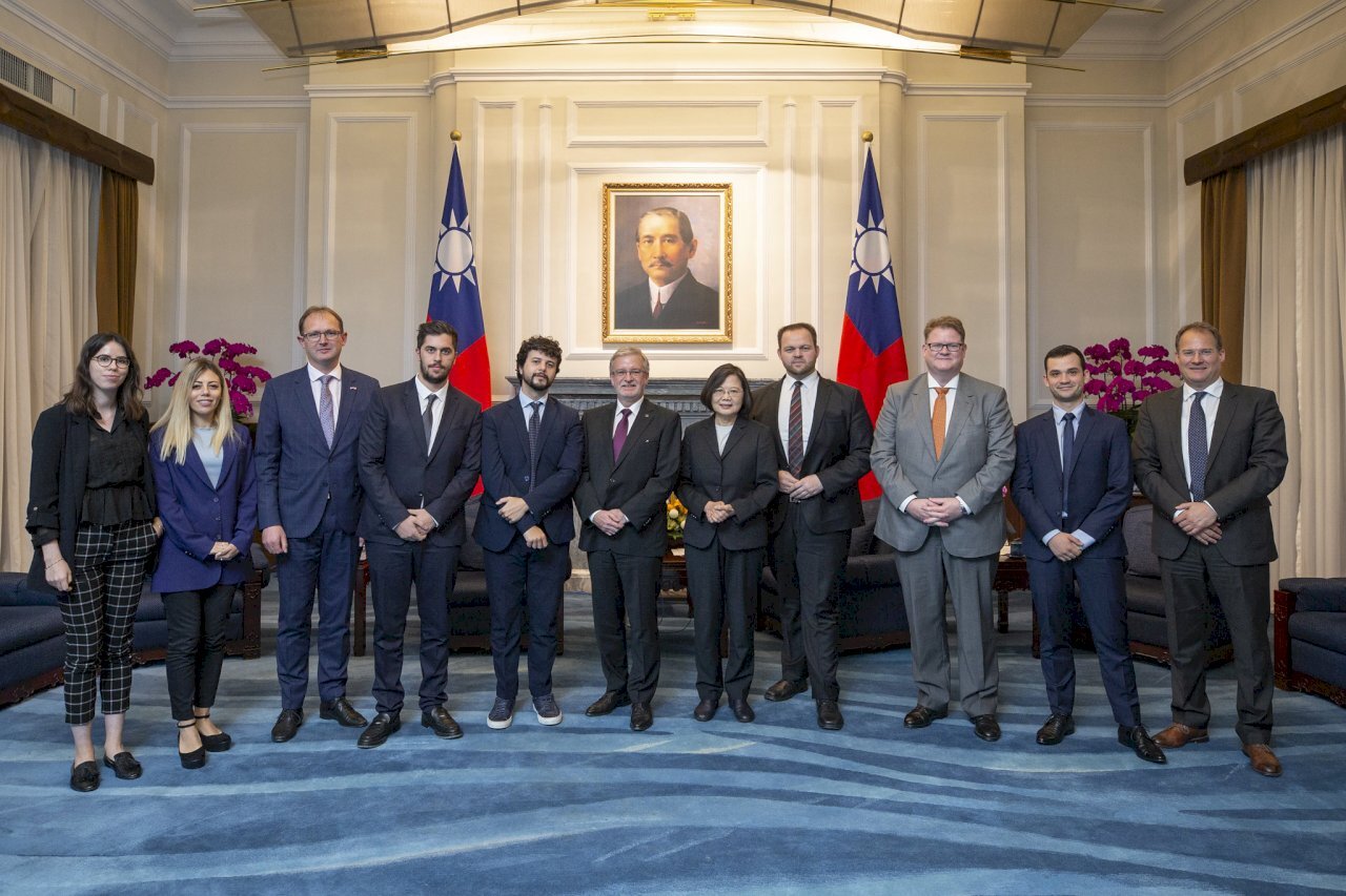Une délégation d’eurodéputés reçue au Palais présidentiel