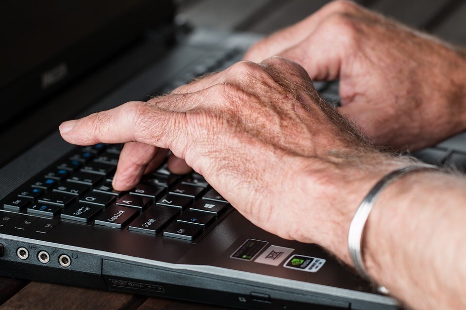 Une loi pour faciliter l’accès au travail des personnes âgées