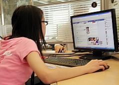Une association appelle à renforcer les efforts de sensibilisation des mineurs à la protection des données personnelles sur internet