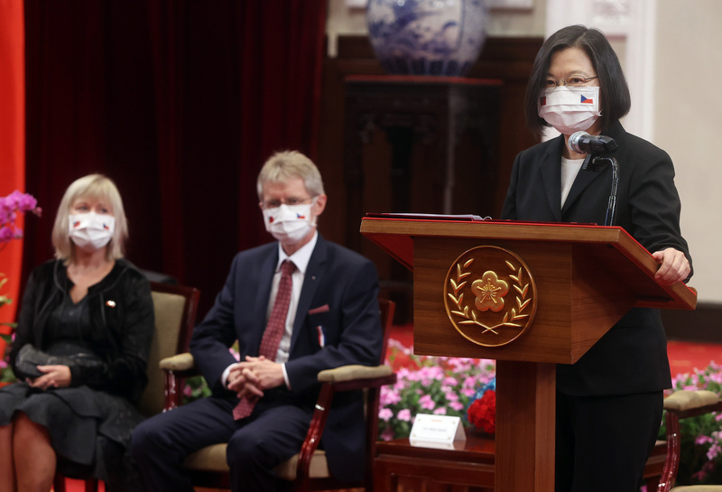 Tsai Ing-wen remercie la délégation tchèque et appelle à l’unité internationale contre l’oppression