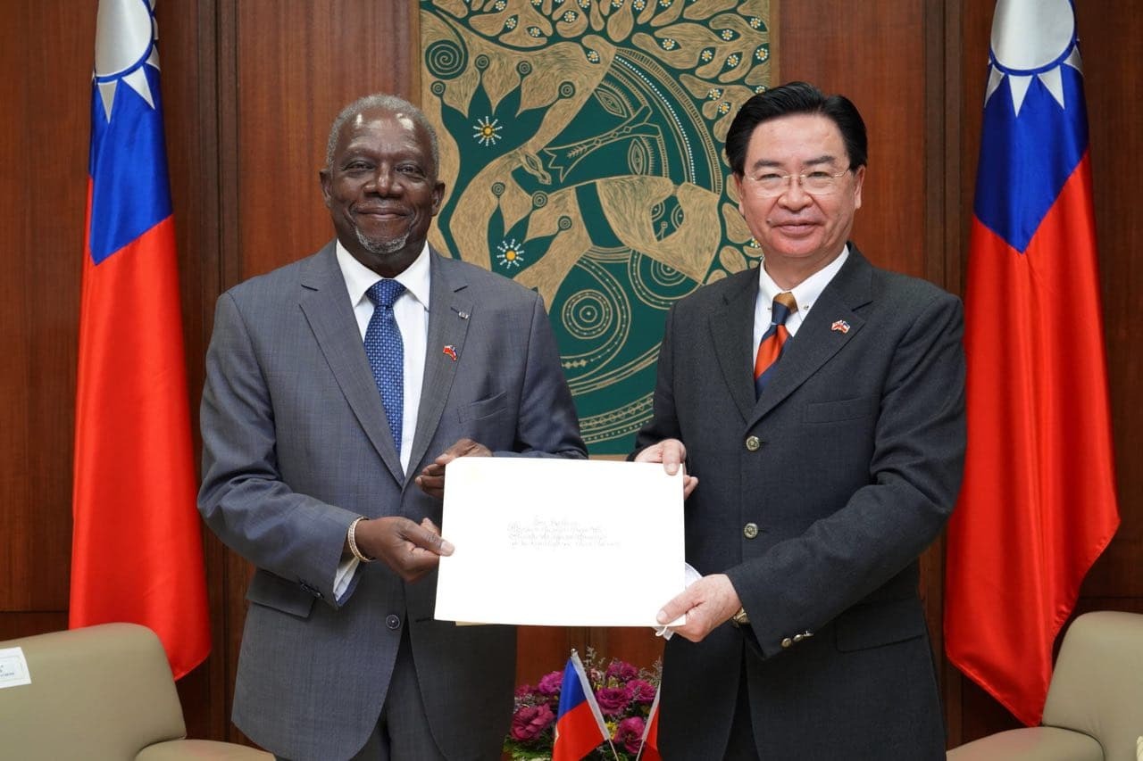 L’ancien ministre de la Défense haïtien devient ambassadeur d’Haïti à Taiwan