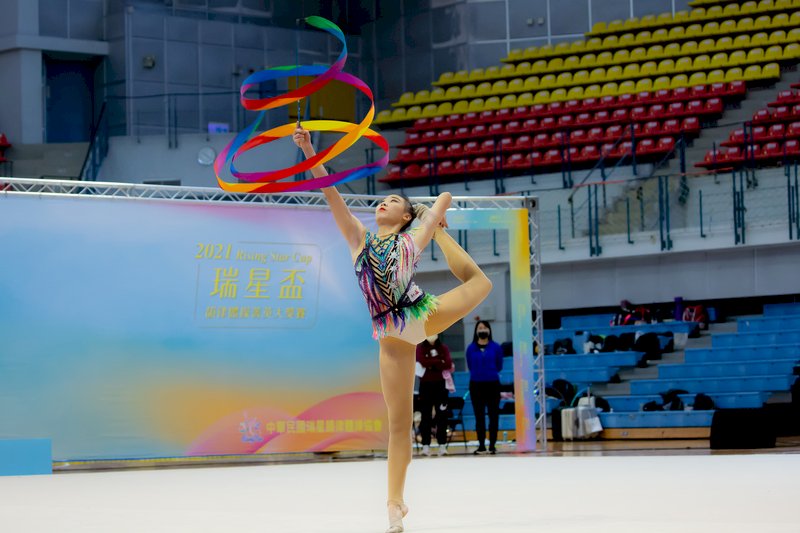 La célébrité Larisa Barukova dépense 3 millions de dollars taiwanais dans une compétition de gymnastique rythmique