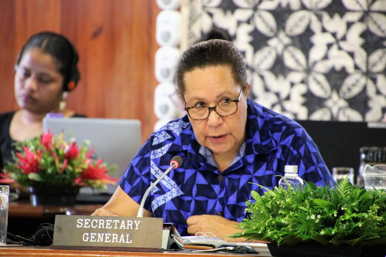 Après 6 ans à la tête du Forum des îles du Pacifique, Dame Meg Taylor a fait ses adieux et laissé sa place au Cookien Henri Puna (Image : Forum des Iles du Pacifique)