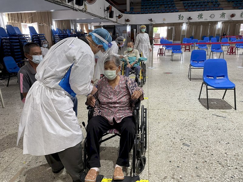 Les Taïwanais s'inquiètent de la hausse du nombre de décès de personnes âgées tout juste vaccinées