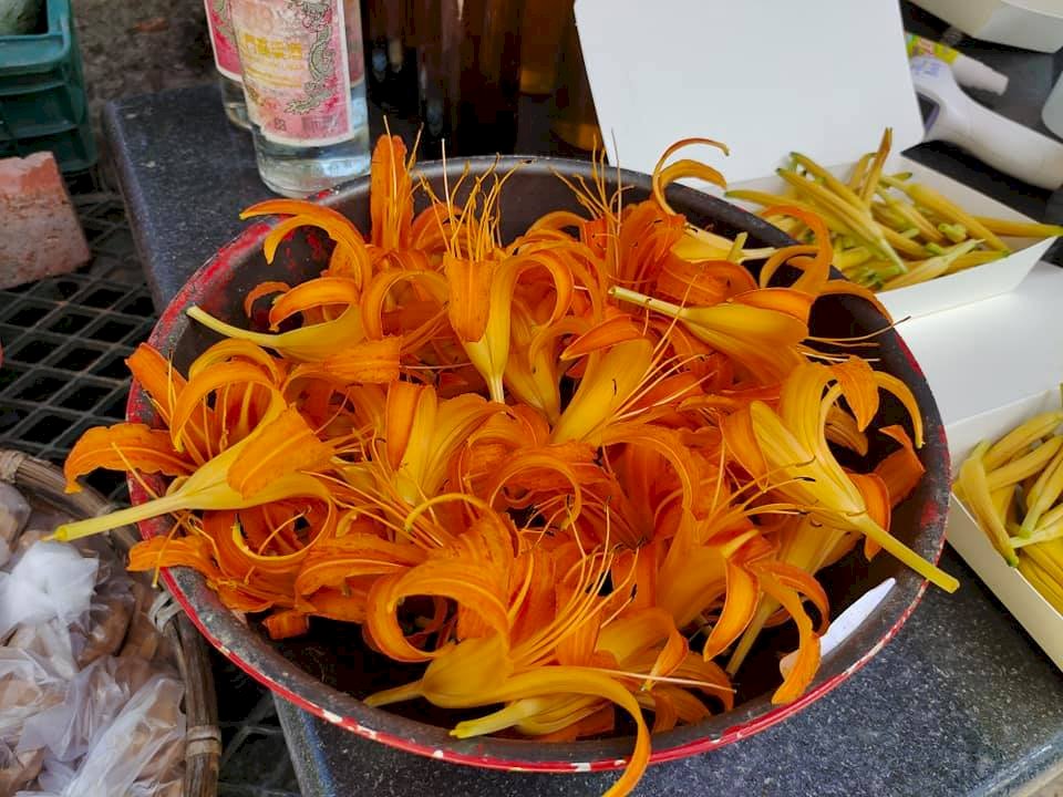 Des hémérocalles citrons nouvellement réoltées (Photo Hsia Chih-ping de RTI)