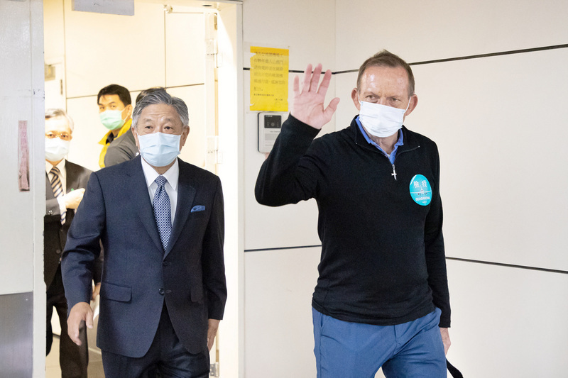 Arrivée de Tony Abbott, ancien Premier ministre australien pour participer au forum Yushan