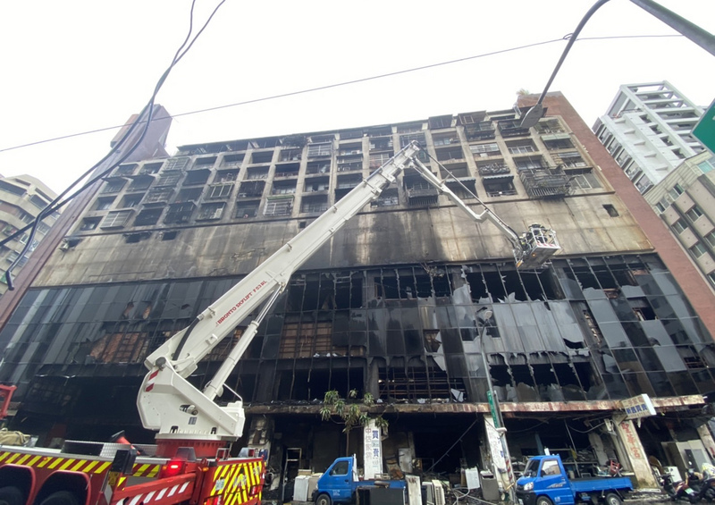 L’incendie d’un immeuble à Kaohsiung fait 46 victimes