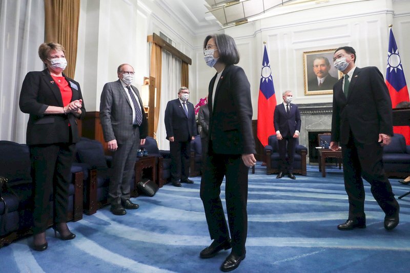 La présidente Tsai Ing-wen reçoit la délégation parlementaire française