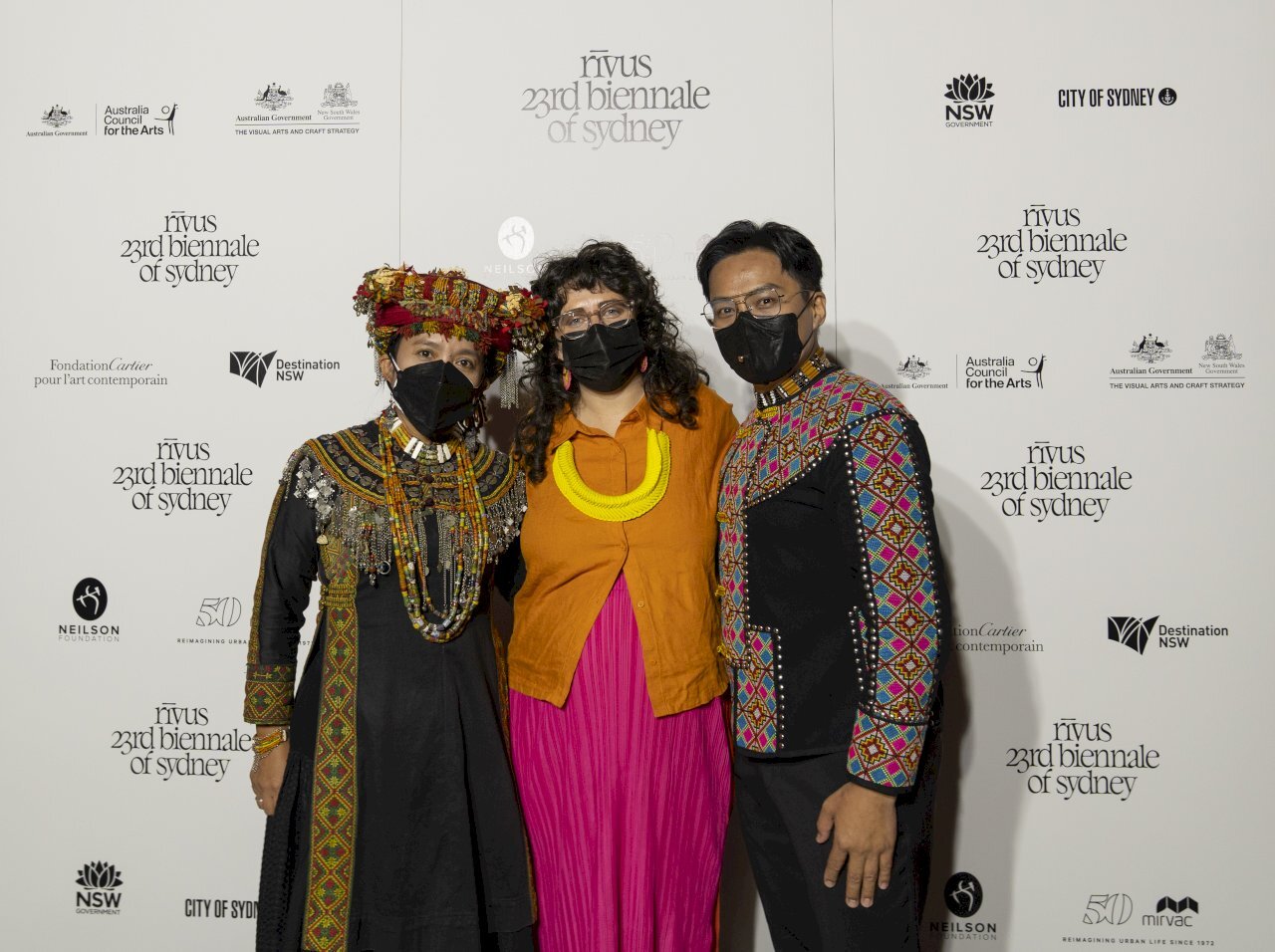 L'artiste Paiwan Aluaiy Kaumakan (gauche) à la 23e Biennale de Sydney (Image : Biennale de Sydney)