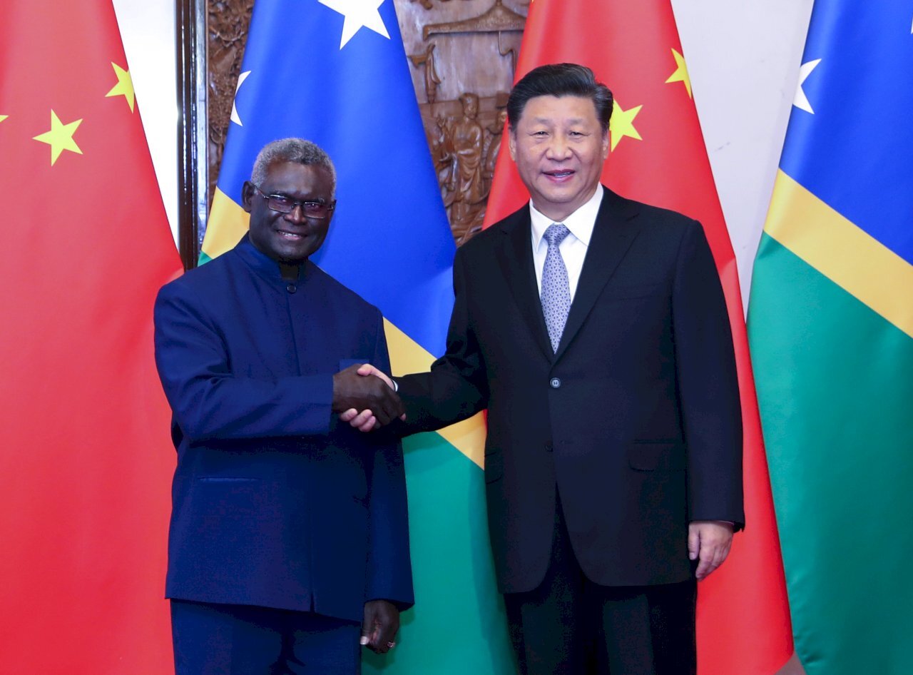 Rencontre, en octobre 2019, entre le Premier ministre de l'archipel des Salomon Manasseh Sogavare et le dirigeant chinois Xi Jinping (Image : AFP)