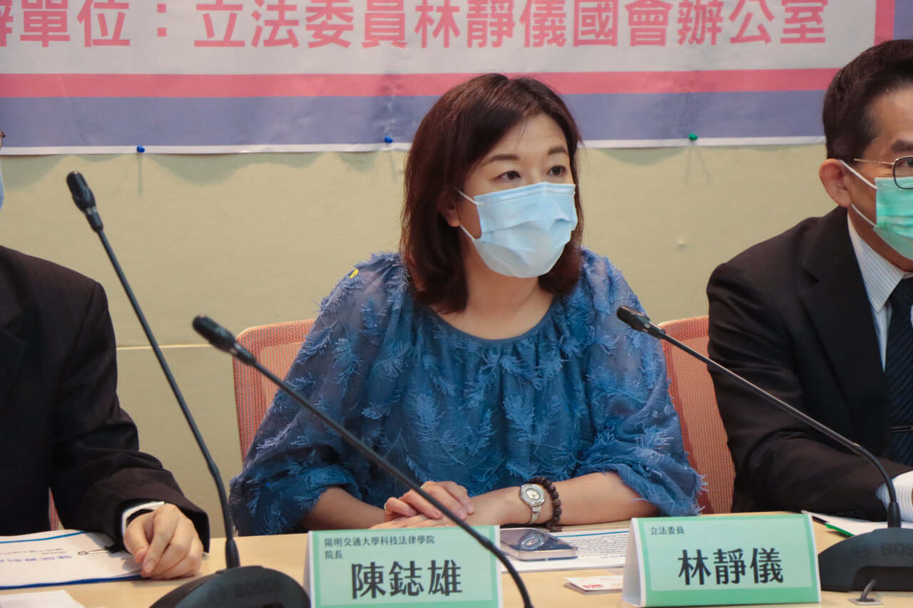 Deux députés contaminés par le Covid-19 en 24 heures : le Yuan législatif réfléchit à organiser toutes ses réunions en ligne