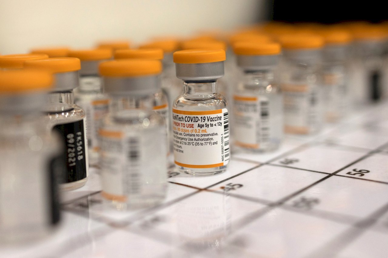 Covid-19 : 2,63 millions de doses du vaccin Pfizer-BioNTech attendues pour la semaine prochaine