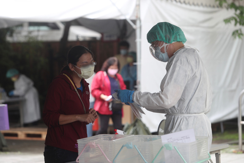 Covid-19: le CECC prévoit une contamination de 15 à 20% de population