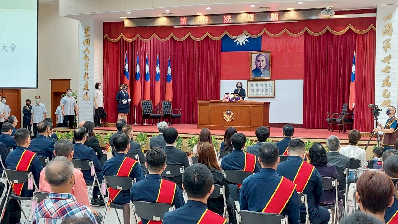 La présidente Tsai veut renforcer la lutte contre les crimes assistés par les technologies