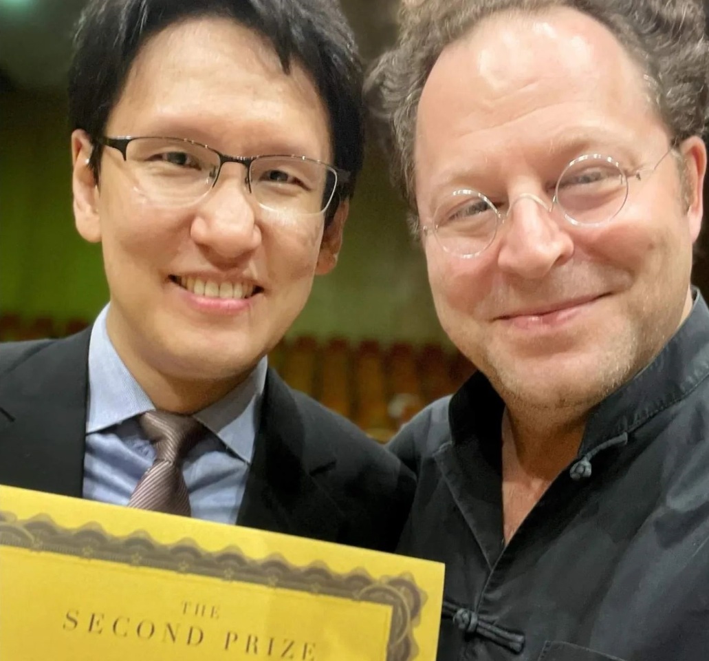 Chang Chih-yuan primé dans la compétition internationale de chefs d’orchestre de Bucarest