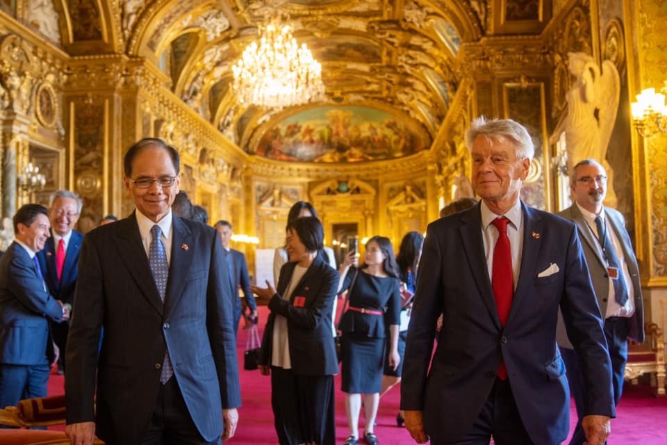 La délégation taïwanaise menée par Yu Shyi-kun rencontre des parlementaires français au Sénat