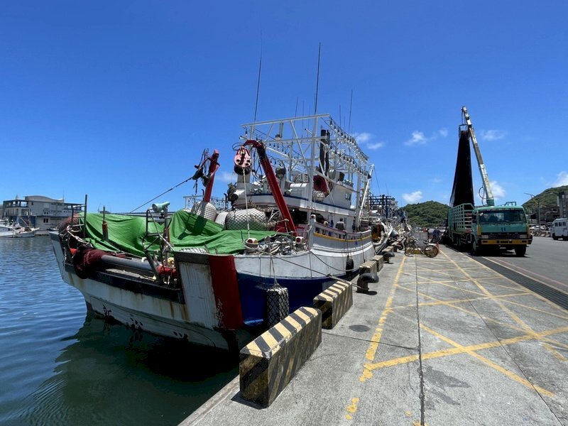 Bloqués dans les ports, les pêcheurs taïwanais attendent la fin des exercices chinois pour reprendre le travail